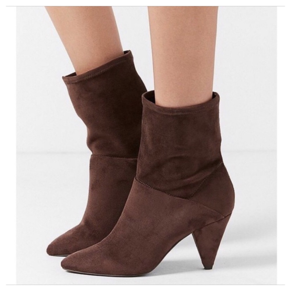 BROWN SCRUNCH SHORT BOOTS